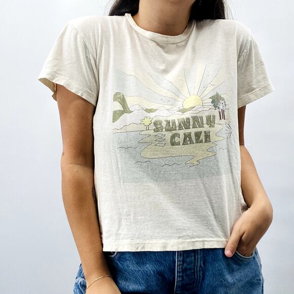 Denim Forum M Sunny Cali Graphic Boxy Crop tee - Picture 1 of 5
